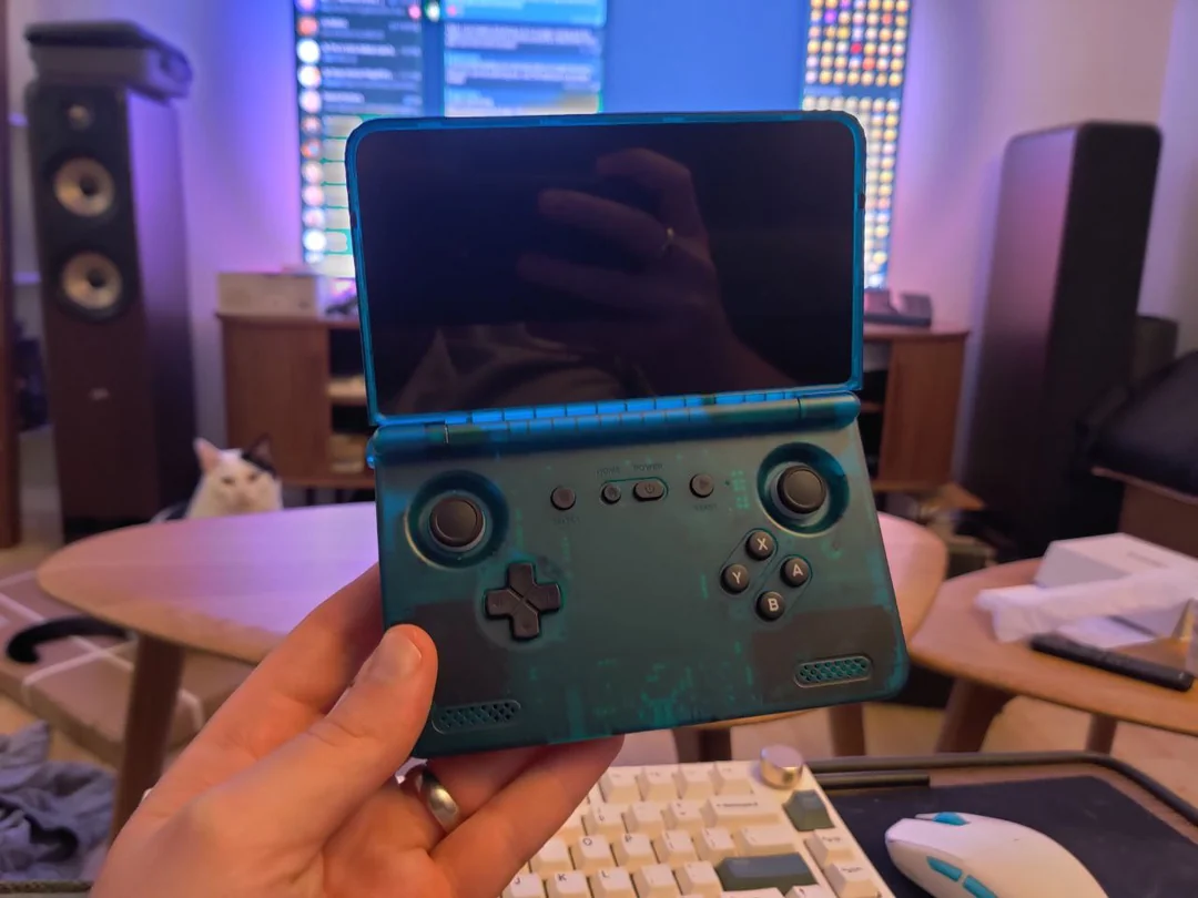 Retroid responde al “hingegate”: ofrece reemplazos gratuitos del Pocket Flip 2 por fallos en la bisagra