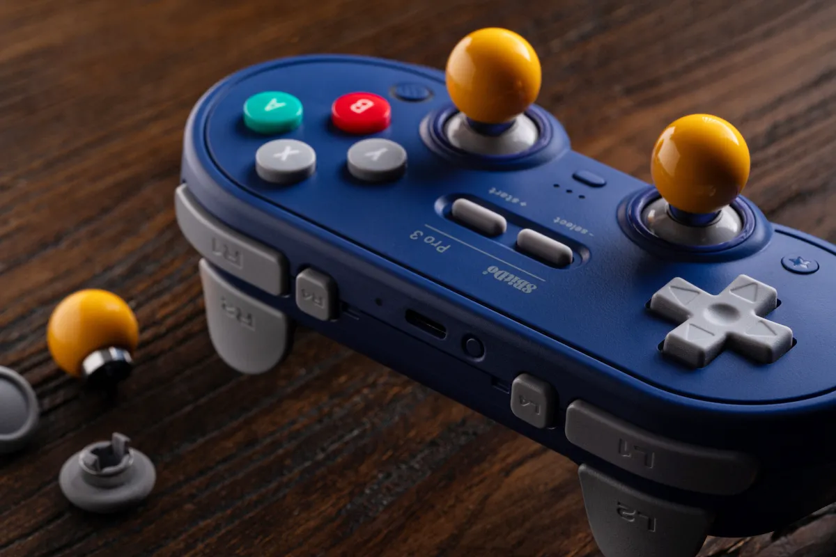Controles retro de 2025 con diseño clásico y tecnología moderna