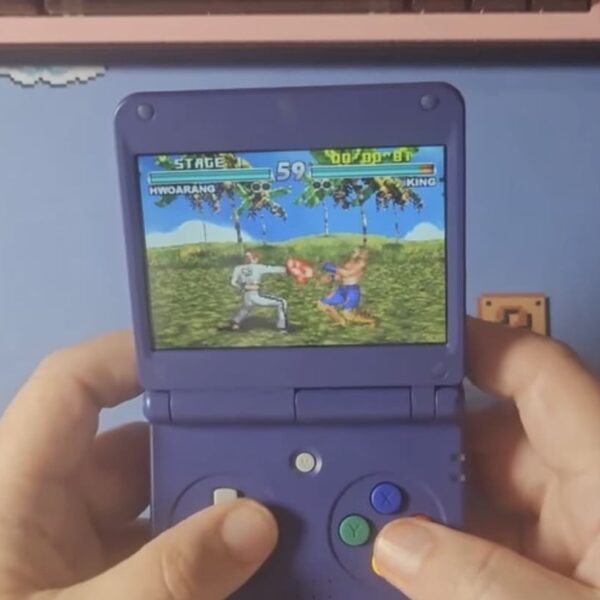 BatleXP Flip: un handheld retro plegable que emula hasta Nintendo 64 y PSP